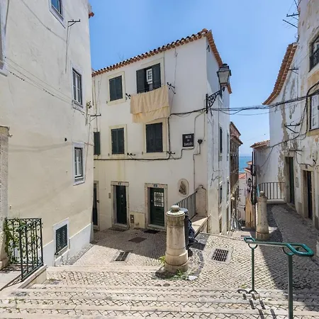 Apartment Alfama's Heart Studio By Lovelystay *